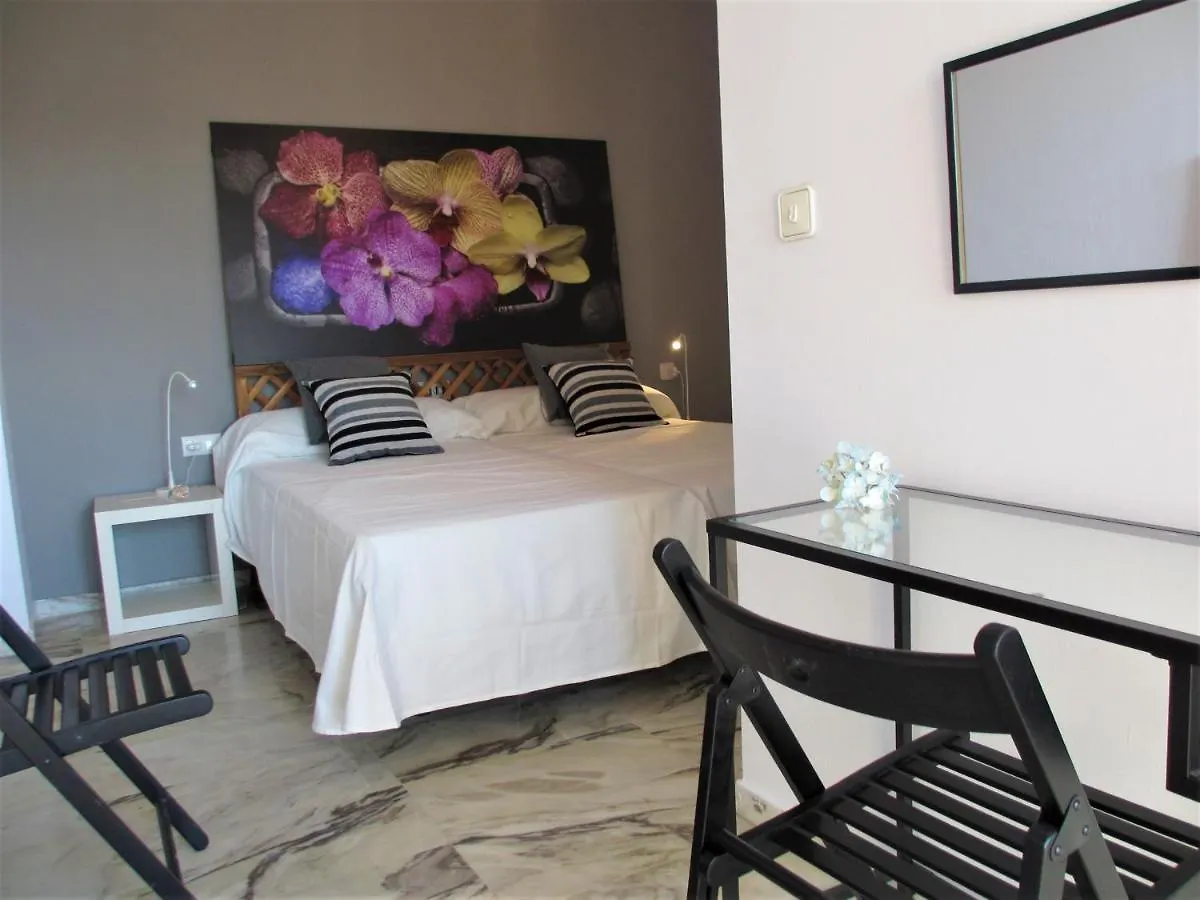 Frenta A La Playa Malaga-Antonio Machado Apartment